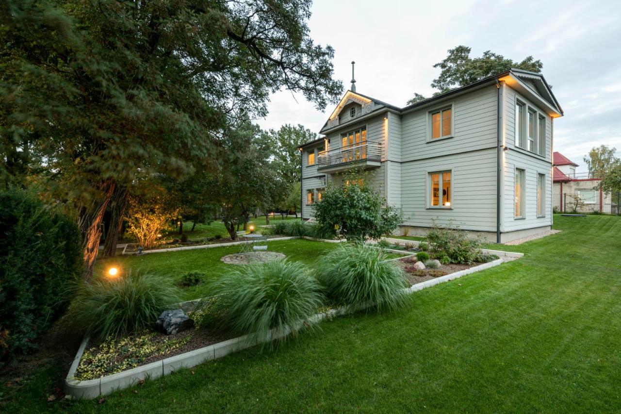 Suite With Private Bathroom At Three Bedroom Interwar Villa Grabyte With Daily Spaces To Share By Pine Forest On The Bank Of The River- 8Min By Car From Old Town Каунас Экстерьер фото