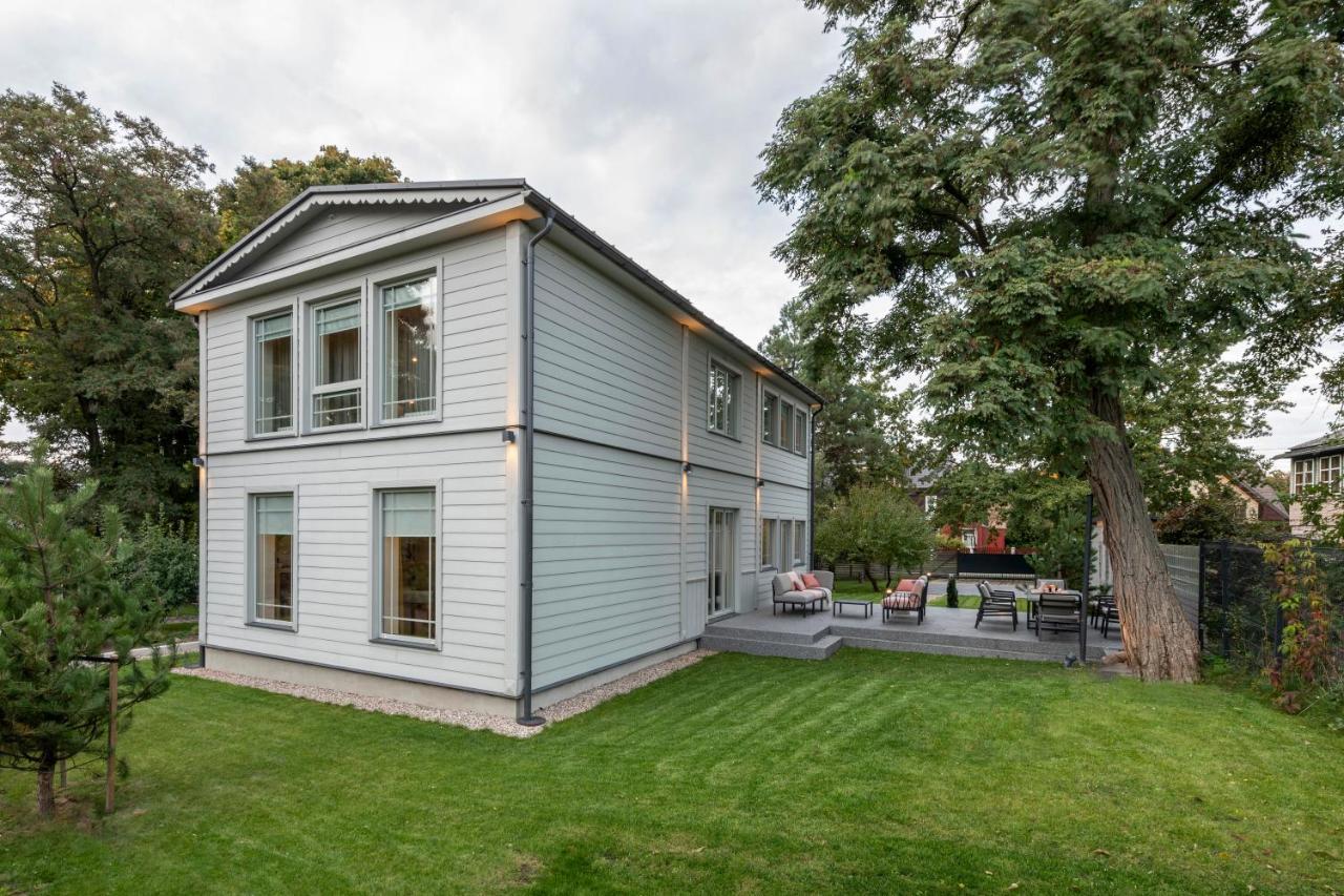 Suite With Private Bathroom At Three Bedroom Interwar Villa Grabyte With Daily Spaces To Share By Pine Forest On The Bank Of The River- 8Min By Car From Old Town Каунас Экстерьер фото