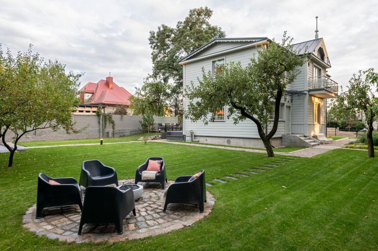 Suite With Private Bathroom At Three Bedroom Interwar Villa Grabyte With Daily Spaces To Share By Pine Forest On The Bank Of The River- 8Min By Car From Old Town Каунас Экстерьер фото